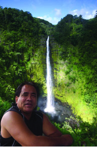 Native Hawaiian cultural practitioners and healers like Keahi Kawehi Hanakahi are often available to visitors in unique opportunities to share their stories and knowledge. Photo courtesy of Wellness with Aloha