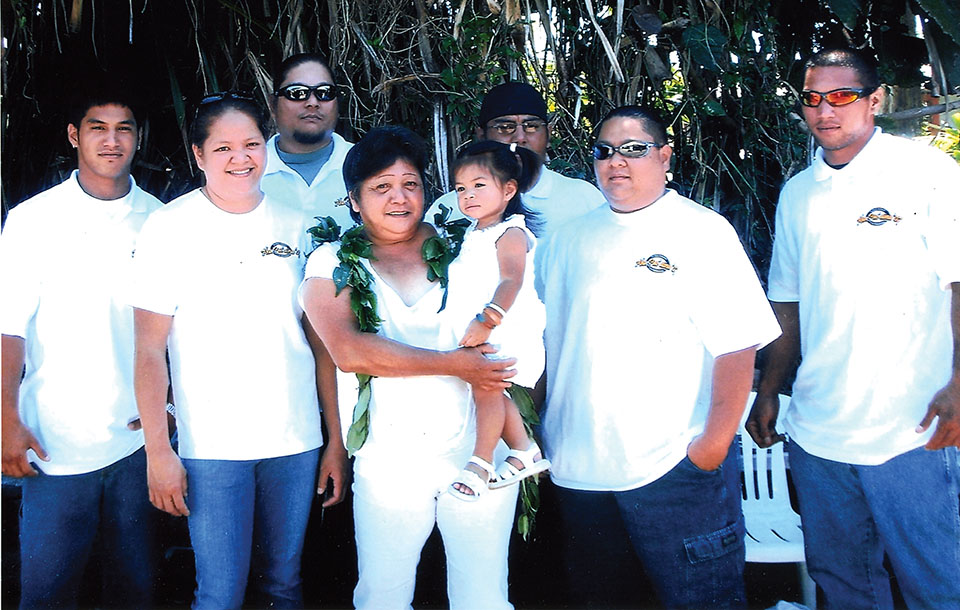 Benʻs family L–R: Keone, Taryne, Ben, Mom Beverly holding granddaughter Tajlyn, Bryson, Shawn, Keola. 