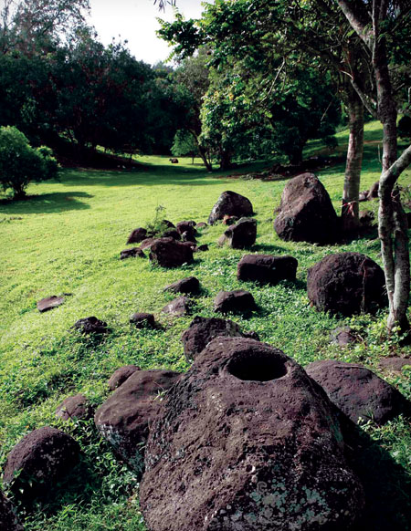There is architectural evidence, in the form of council stones, that Kamehameha I used this area for himself and his advisors as a “boardroom.” Other prominent stones include a fertility rock with a hole for grinding food, and an ancient pa hula, a terraced dancing platform. 